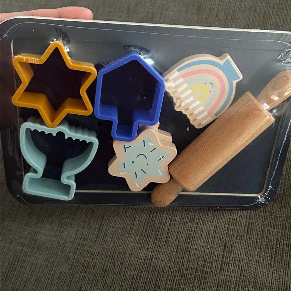 Wooden Baling Play Set Hanukkah 8 pieces NEW
